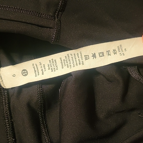 Black lulu shorts - Picture 3 of 4